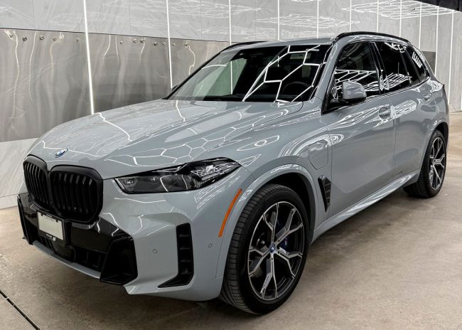 Vinyl Wrap vs Repainting: What Makes More Sense? Vinyl Wrap vs Repainting: What Makes More Sense?